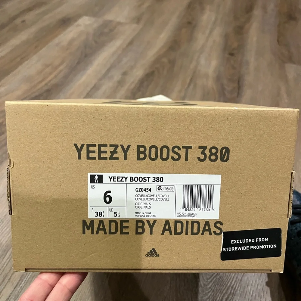 NWT Adidas Yeezy boost 380